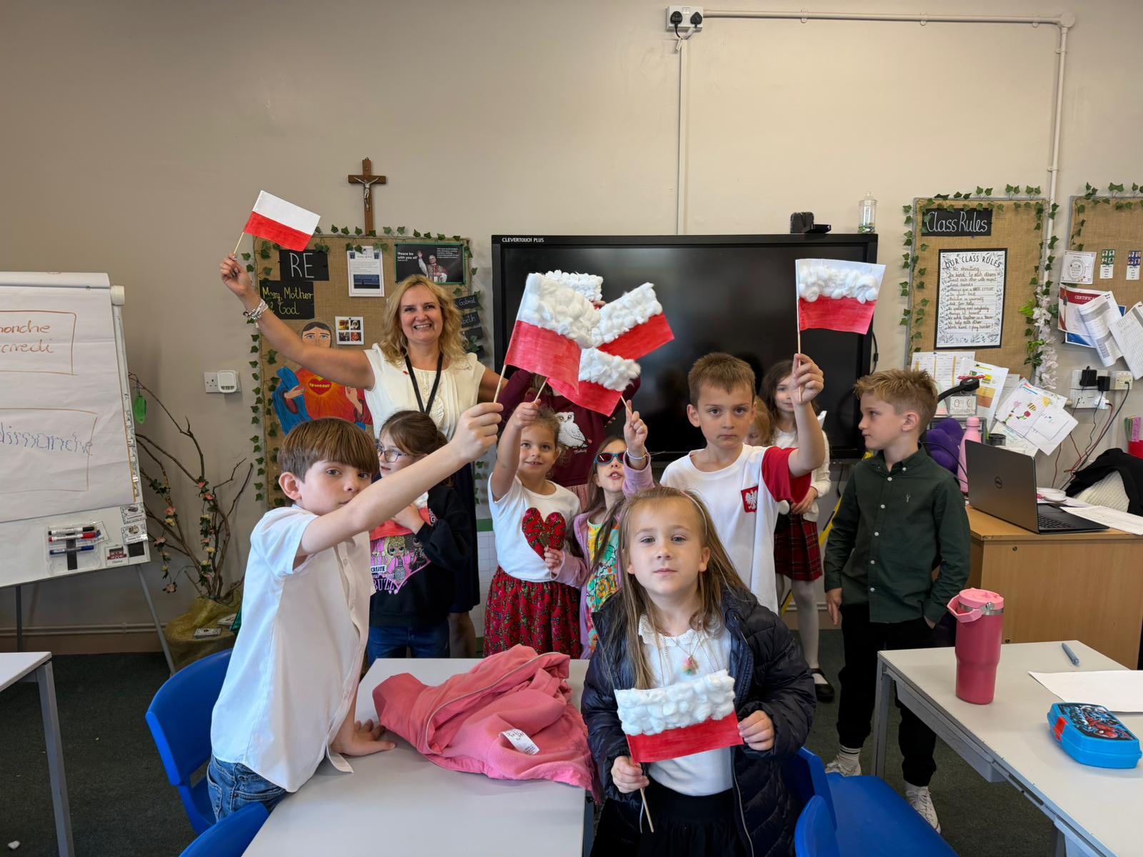 Uroczyste pasowanie na Ucznia 2025 oraz akcja do Hymnu!